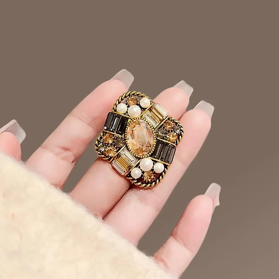 Broche Vintage con Perlas & Cristales – Accesorio Coreano de Lujo para Mujer