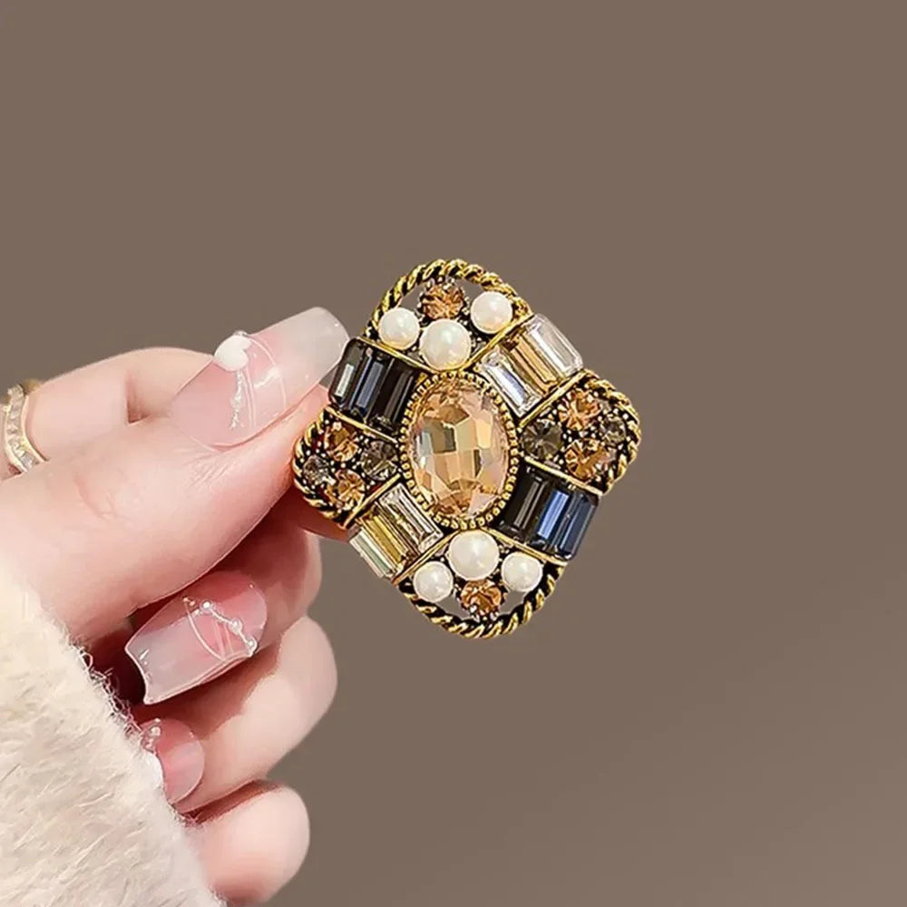 Broche Vintage con Perlas & Cristales – Accesorio Coreano de Lujo para Mujer