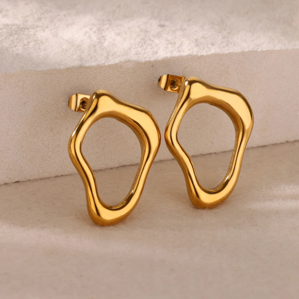 Pendientes Irregulares de Acero Inoxidable – Diseño Estético Dorado para Mujer