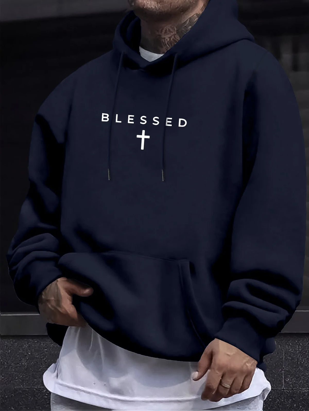 Sudadera con Capucha y Diseño Cruz Geométrico – Estilo Casual Primavera-Otoño