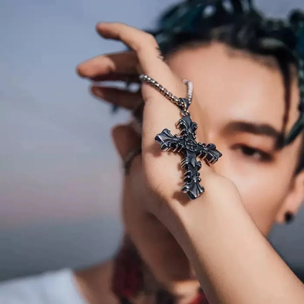 Unisex Punk Cross Necklace – Vintage Silver Streetwear Jewelry, Ideal Gift