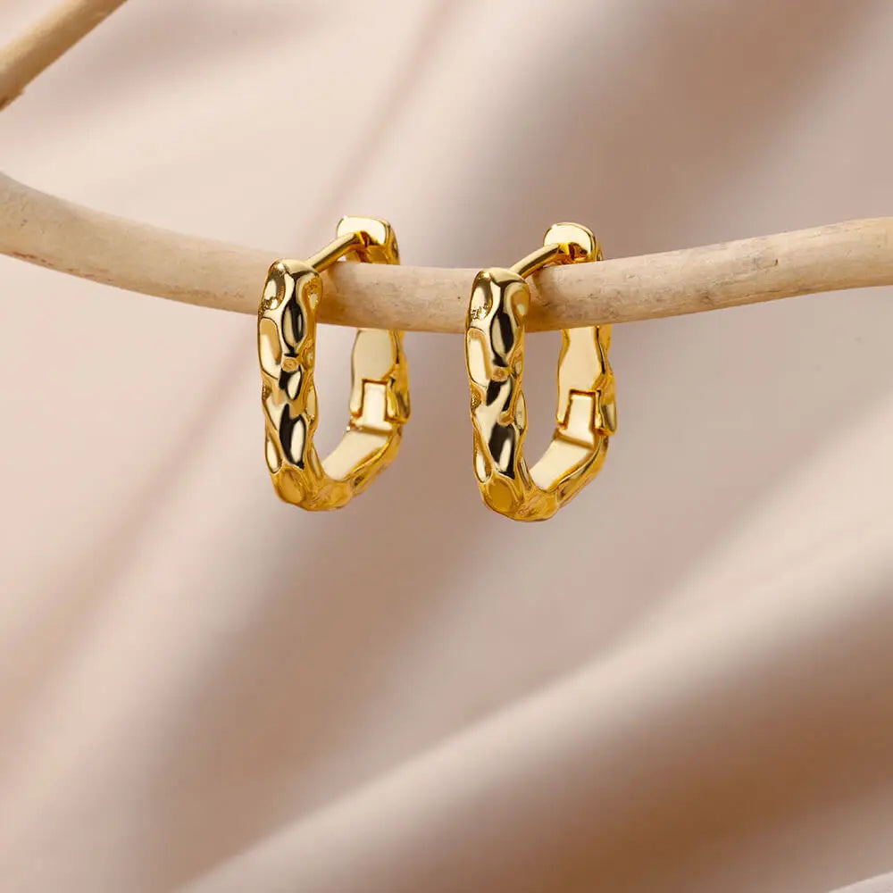 Pendientes Irregulares de Acero Inoxidable – Diseño Estético Dorado para Mujer