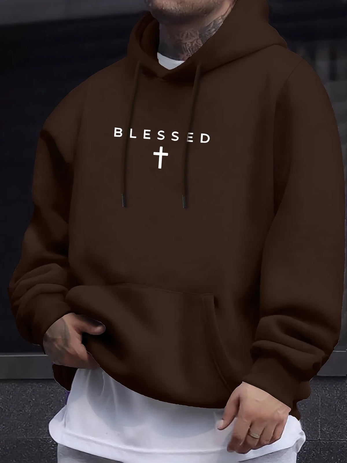 Sudadera con Capucha y Diseño Cruz Geométrico – Estilo Casual Primavera-Otoño