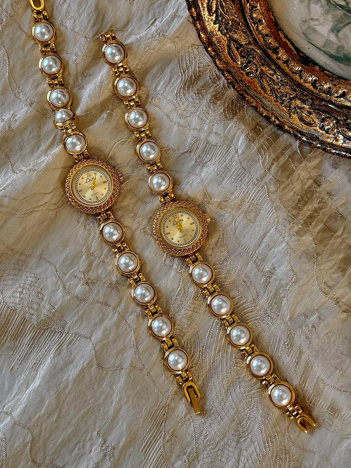 Quartz Watch with Pearl Strap – Golden Bohème Collection